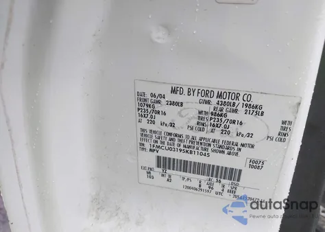 2005 Ford Escape Xlt z USA, uszkodzony, nr VIN 1FMCU03195KB11045